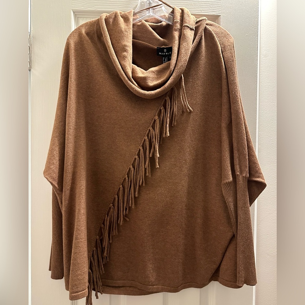 Cocoa sweater with asymmetrical fringe